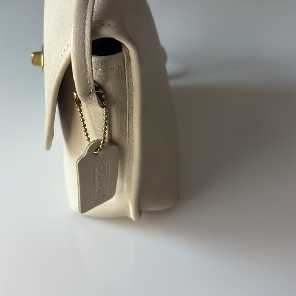 Coach | Vintage Quincey #9919 in Bone - Picture 9 of 15